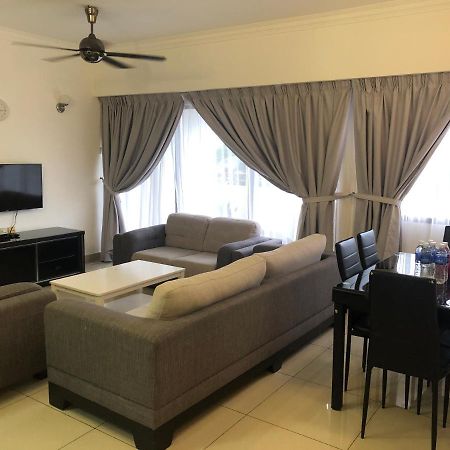 Beach Resort 7 Home Stay Sri Sayang Apartment Batu Ferringhi 3Bedroom Exterior foto